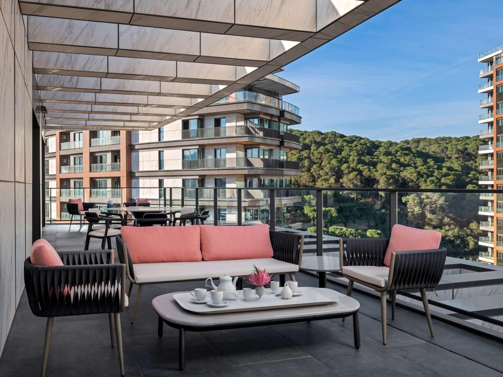 Отель Moevenpick Living Istanbul Saklivadi Экстерьер фото