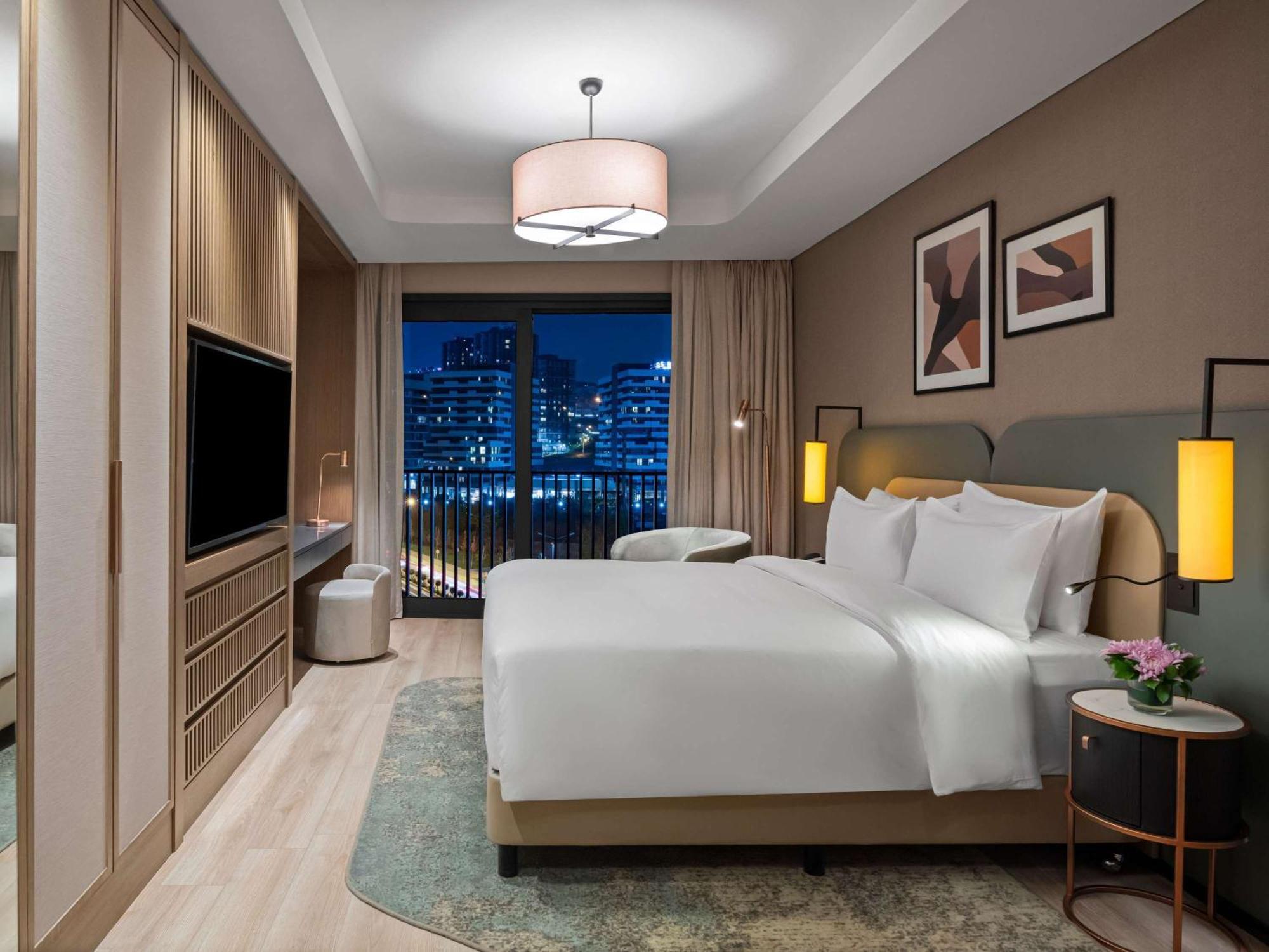 Отель Moevenpick Living Istanbul Saklivadi Экстерьер фото