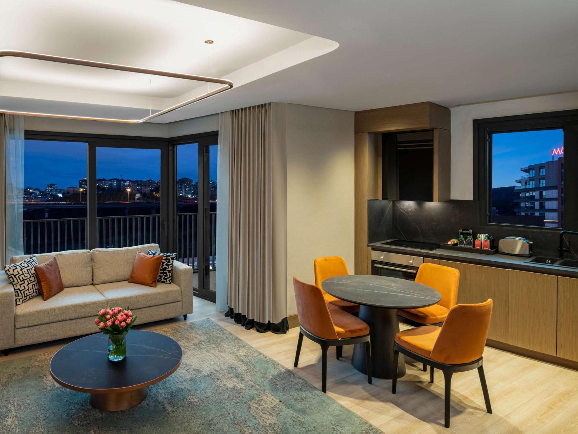 Отель Moevenpick Living Istanbul Saklivadi Экстерьер фото