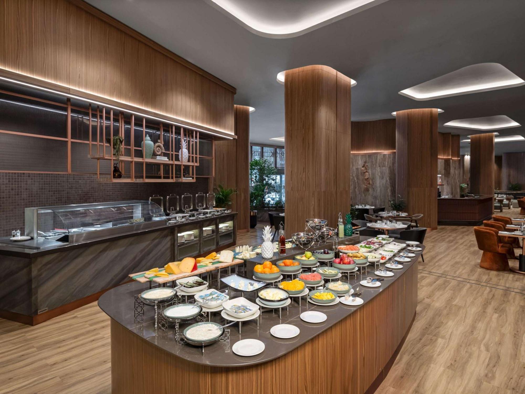 Отель Moevenpick Living Istanbul Saklivadi Экстерьер фото
